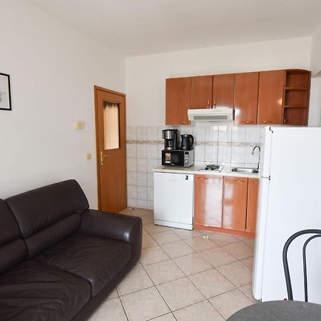 Apartments Karmen I พรีมอชเตน ภายนอก รูปภาพ