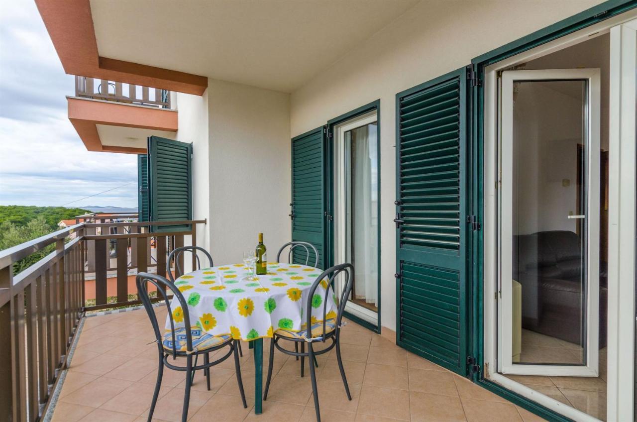 Apartments Karmen I พรีมอชเตน ห้อง รูปภาพ