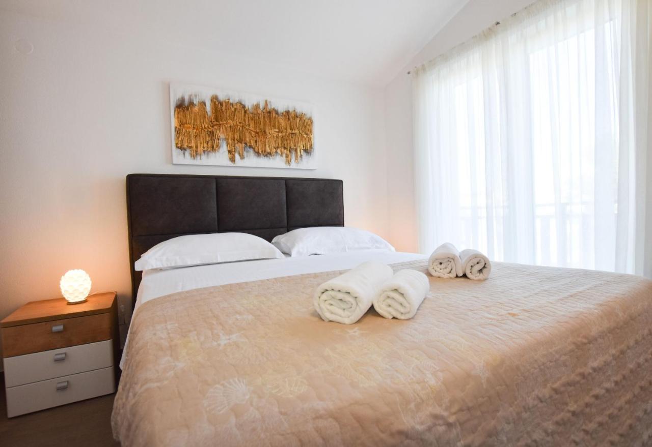 Apartments Karmen I พรีมอชเตน ภายนอก รูปภาพ