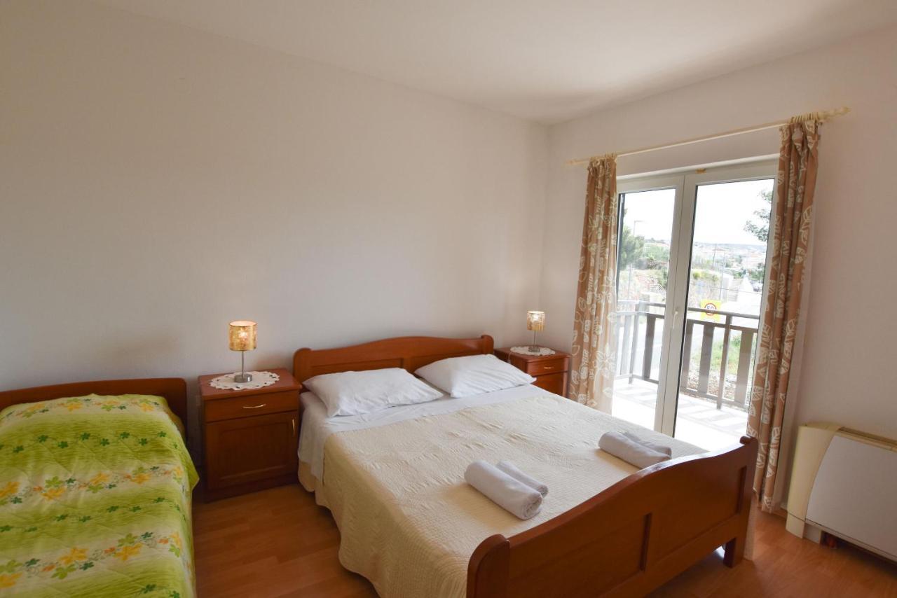 Apartments Karmen I พรีมอชเตน ภายนอก รูปภาพ