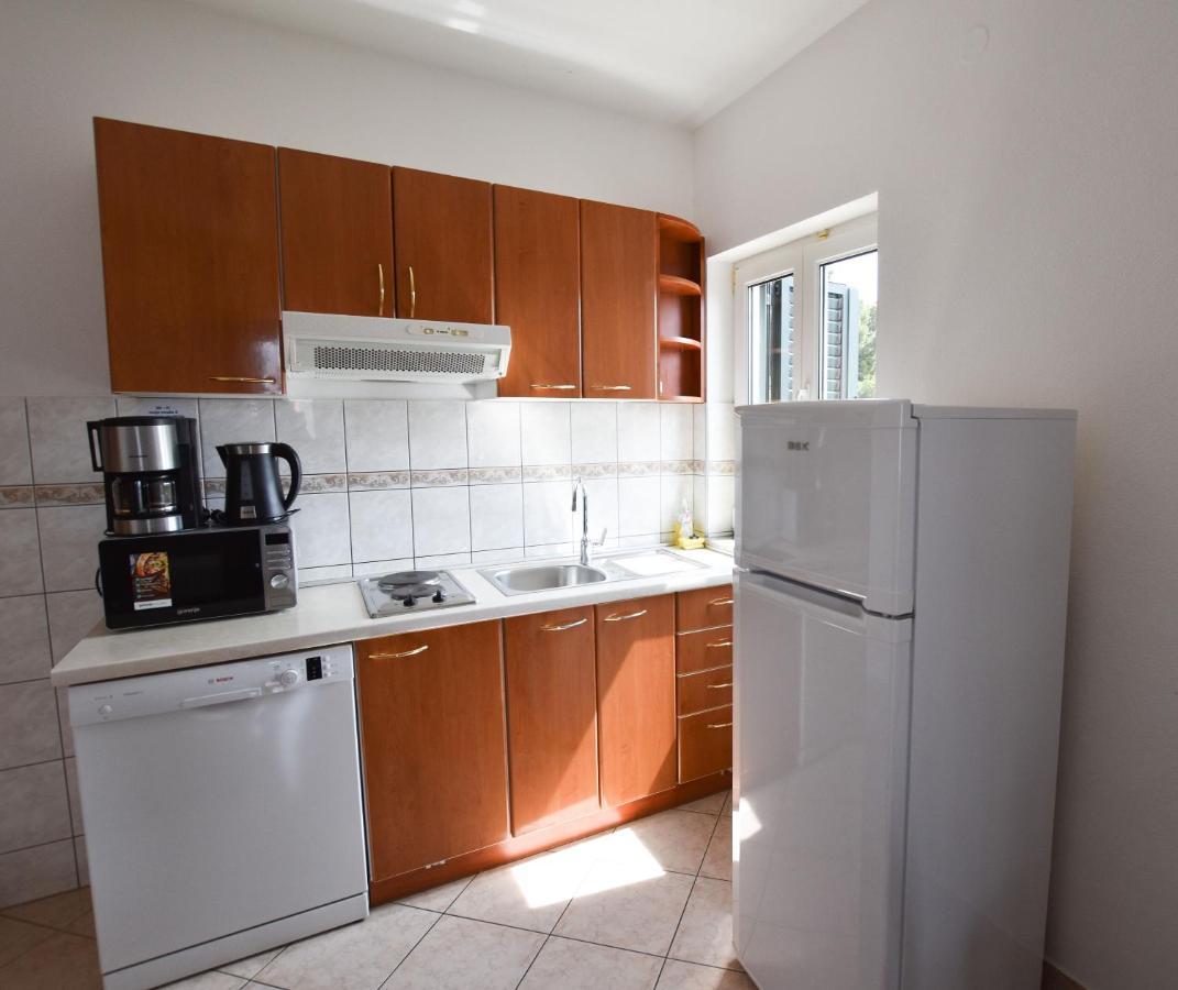 Apartments Karmen I พรีมอชเตน ภายนอก รูปภาพ