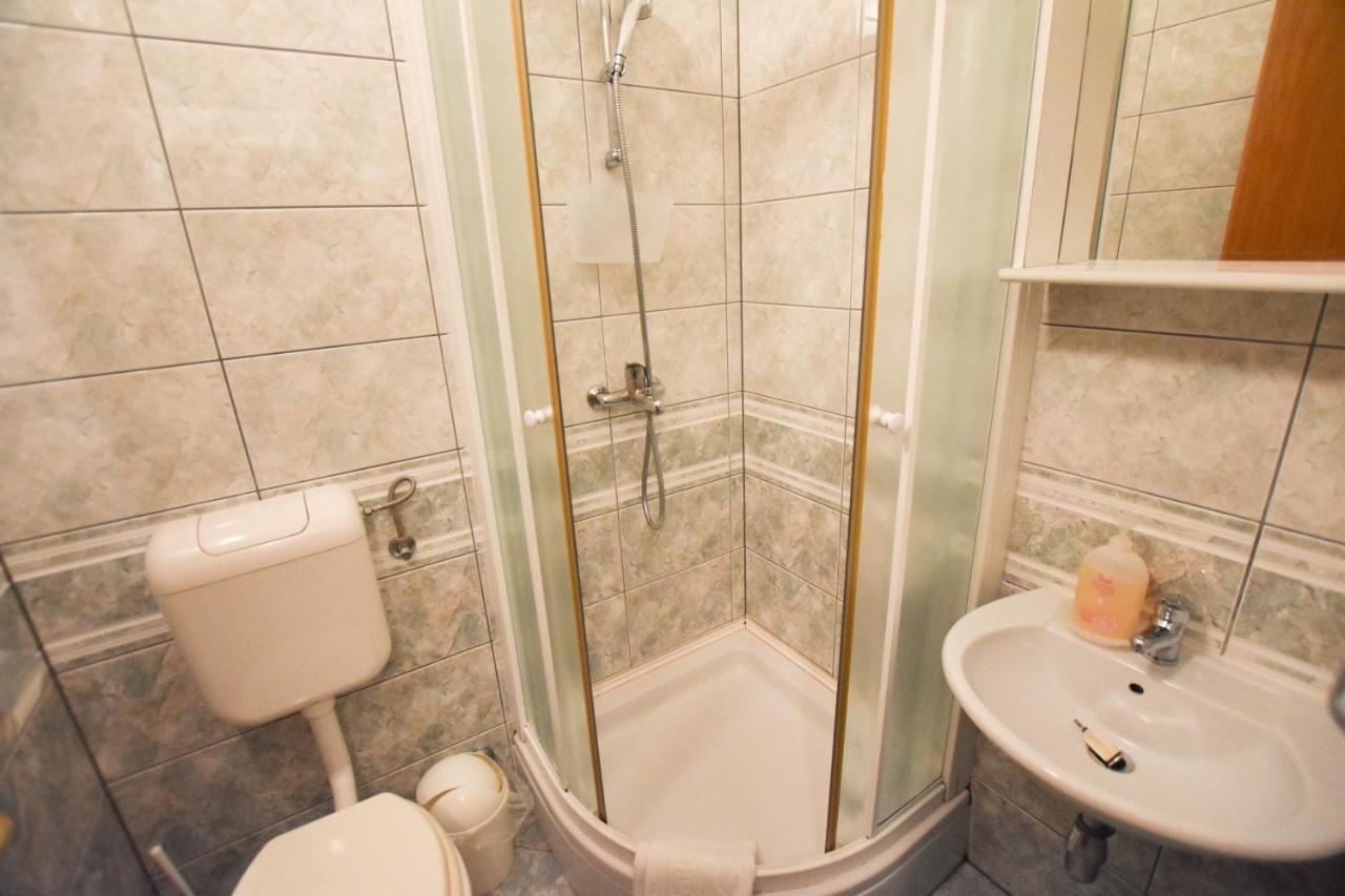 Apartments Karmen I พรีมอชเตน ภายนอก รูปภาพ