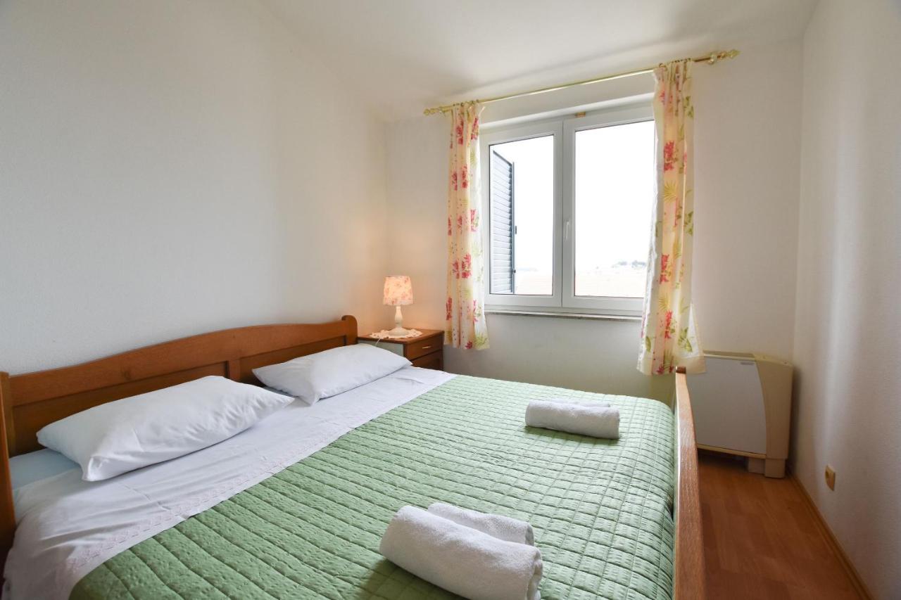 Apartments Karmen I พรีมอชเตน ภายนอก รูปภาพ