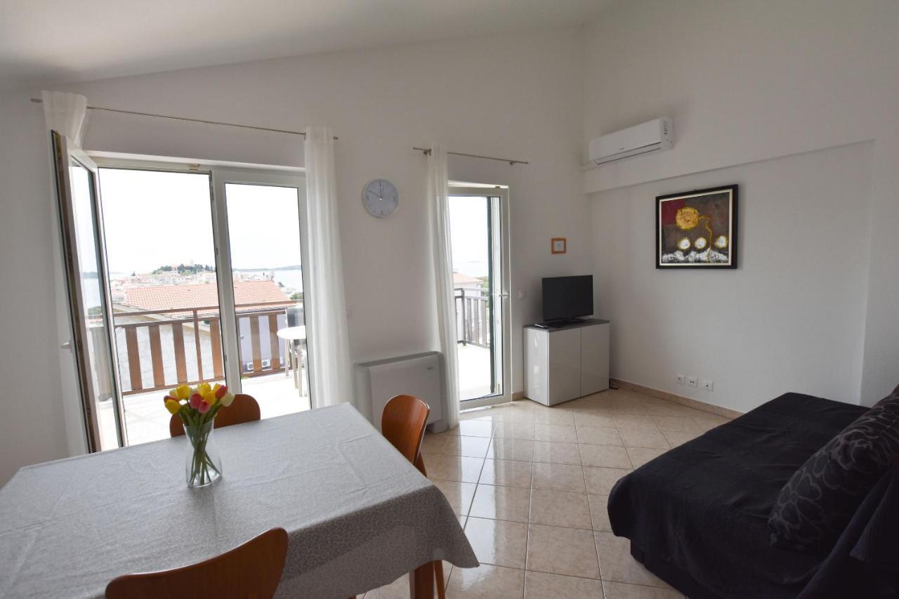 Apartments Karmen I พรีมอชเตน ภายนอก รูปภาพ