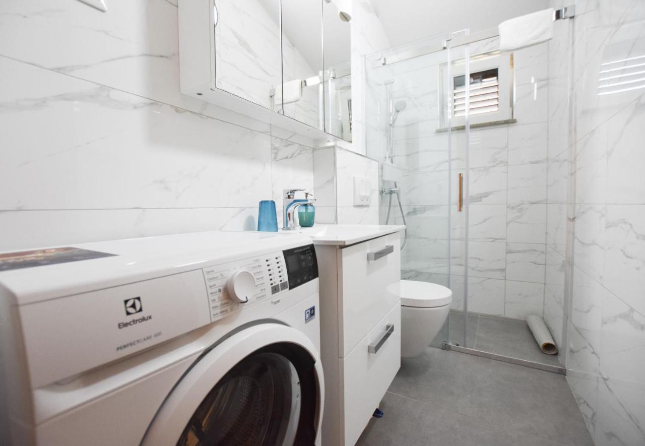 Apartments Karmen I พรีมอชเตน ภายนอก รูปภาพ