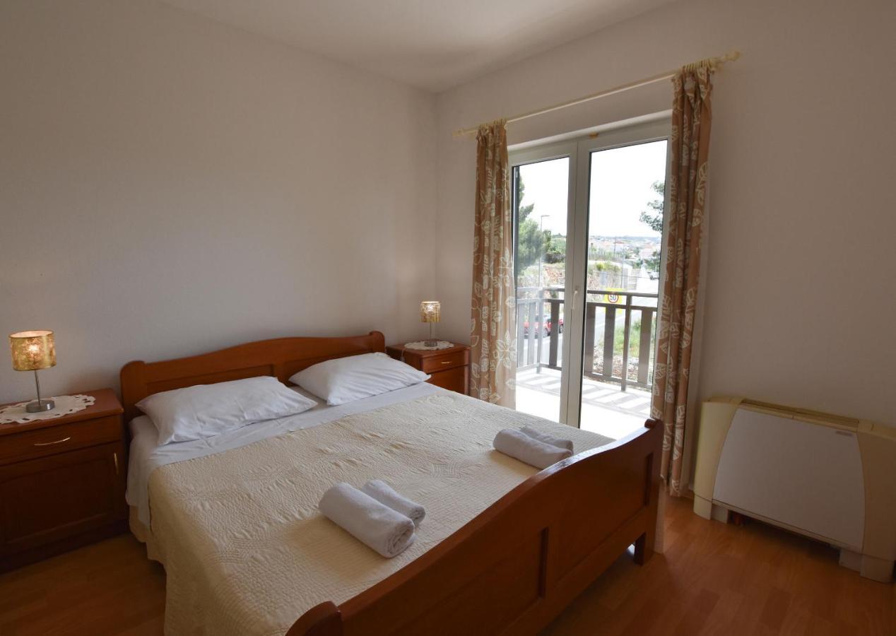 Apartments Karmen I พรีมอชเตน ภายนอก รูปภาพ