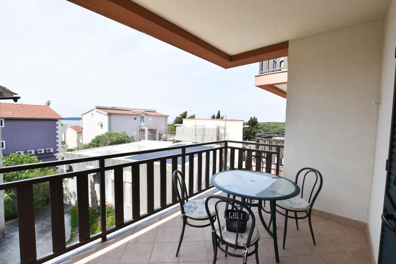 Apartments Karmen I พรีมอชเตน ภายนอก รูปภาพ