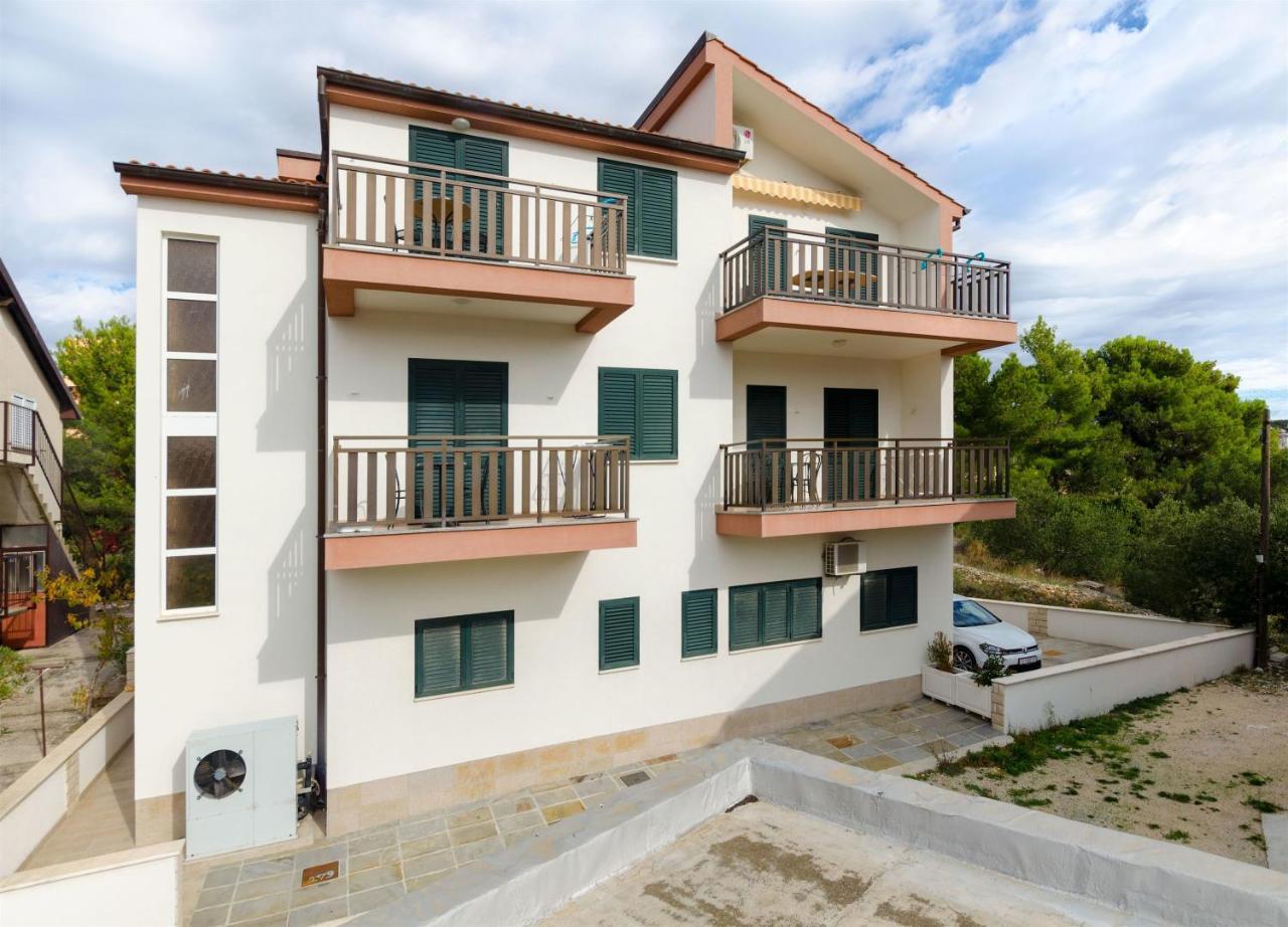 Apartments Karmen I พรีมอชเตน ภายนอก รูปภาพ